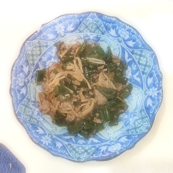 定番 ピーマンとえのきだけ炒め